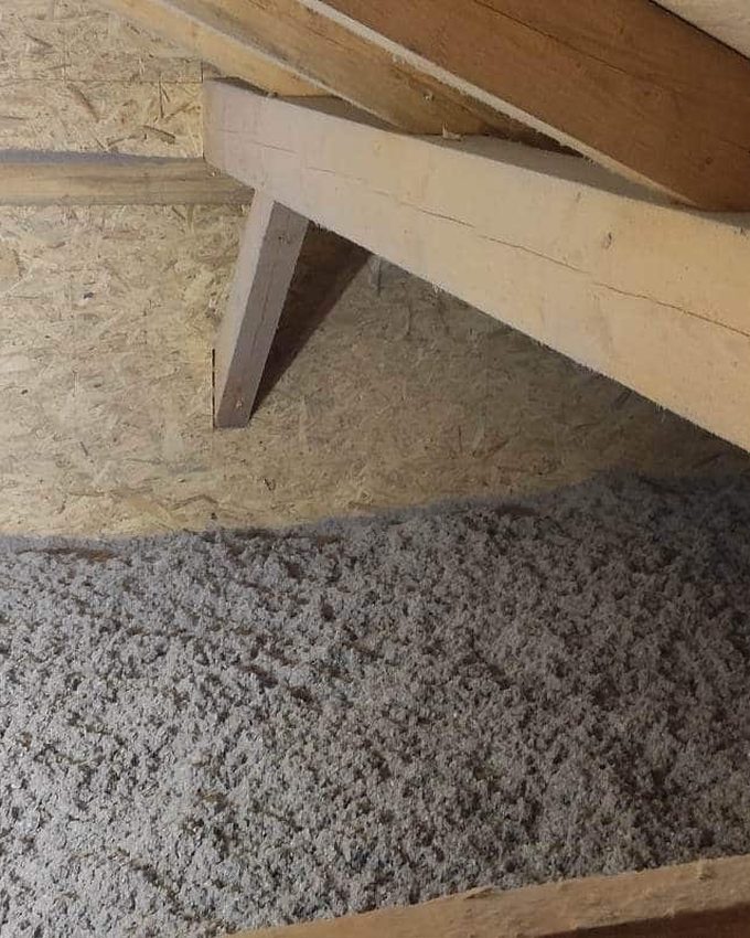 Foukaná izolace v podkroví, realizace PATRY